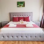 семеен виктория 1 3* Сандански