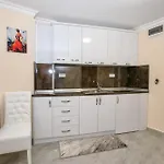 Хотел семеен виктория 1 3*