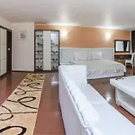 семеен виктория 1 3* Сандански