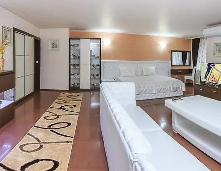 семеен виктория 1 3* Сандански