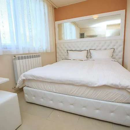парк апарт-хотел виктория 1 Hotel 3*
