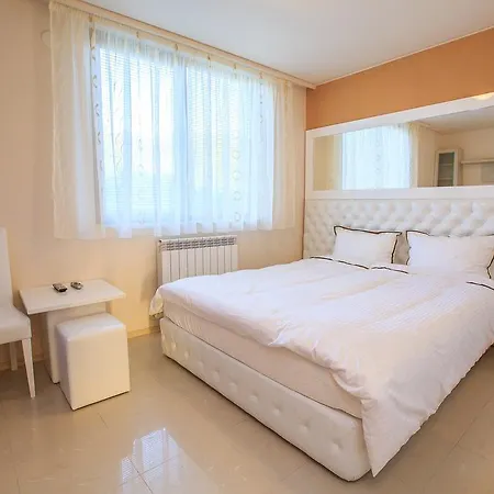 парк апарт-хотел виктория 1 Hotel 3*