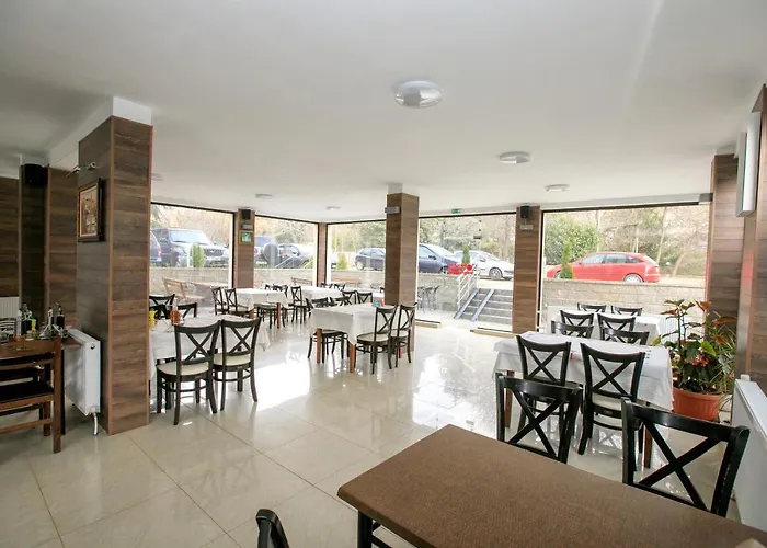 семеен виктория 1 3*