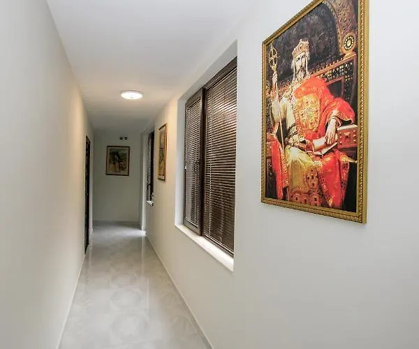 Хотел семеен виктория 1 3*