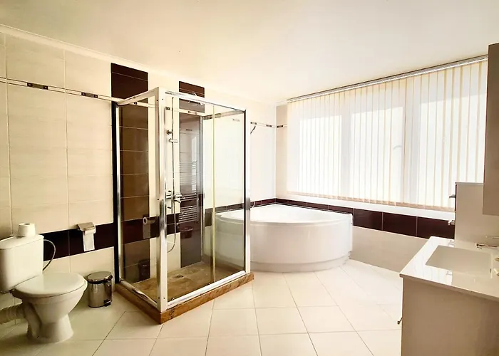 семеен виктория 1 Хотел