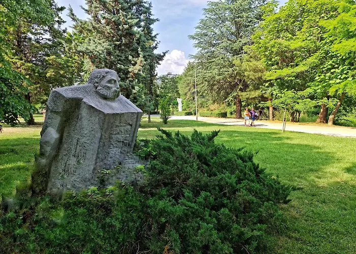 семеен виктория 1 Сандански