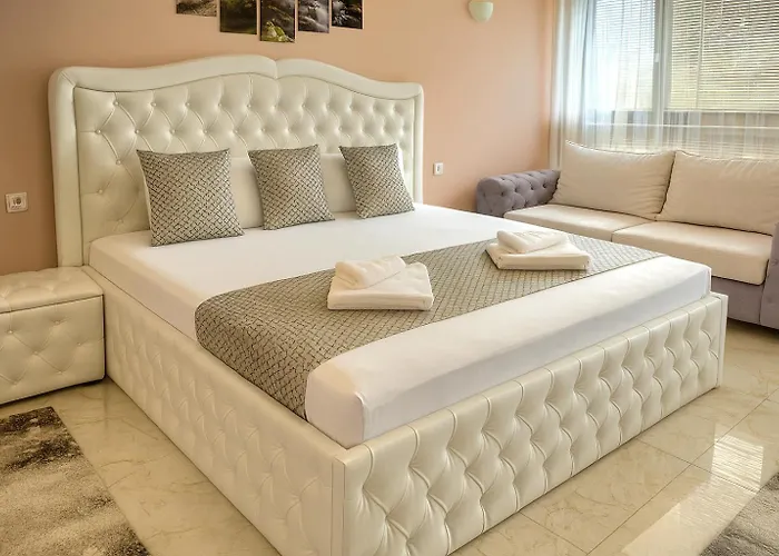 Хотел семеен виктория 1 3*