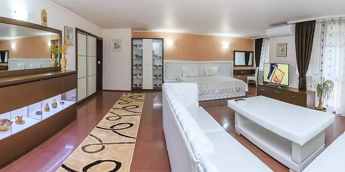 семеен виктория 1 3* Сандански