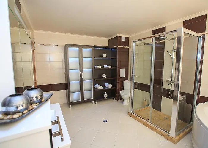 семеен виктория 1 Хотел 3*